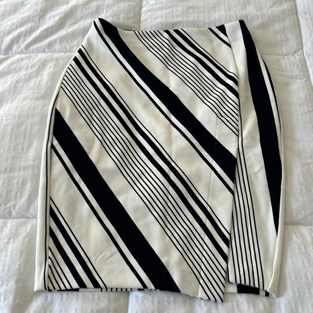 Woman, skirts, size small